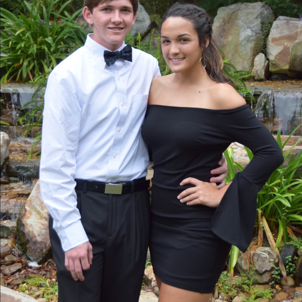 Lulus black dress! Worn once! Sliming dress